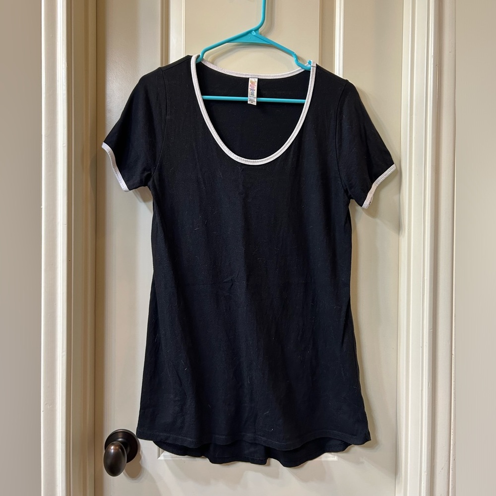 XS Lularoe Black and White Classic T
